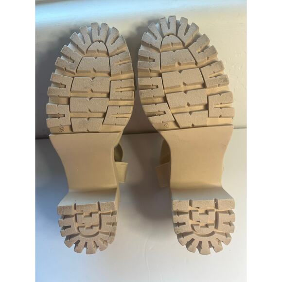 UNIONBAY Lucca Beige Elastic Straps Platform Lug Sole Platform Sandals Size 8 - Picture 9 of 11